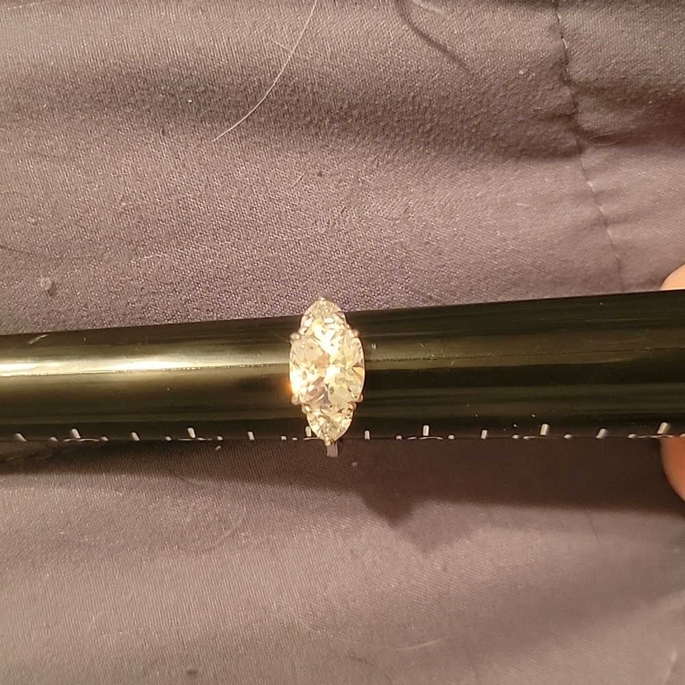 Ring - Picture 3 of 8
